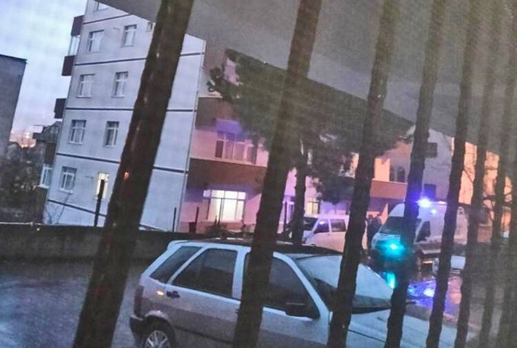 Oğlu babasını öldürdü