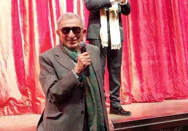 Haldun Dormen’e sahnede 95. yaş sürprizi