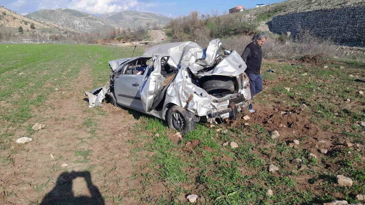Otomobil uçuruma yuvarlandı: 1 yaralı