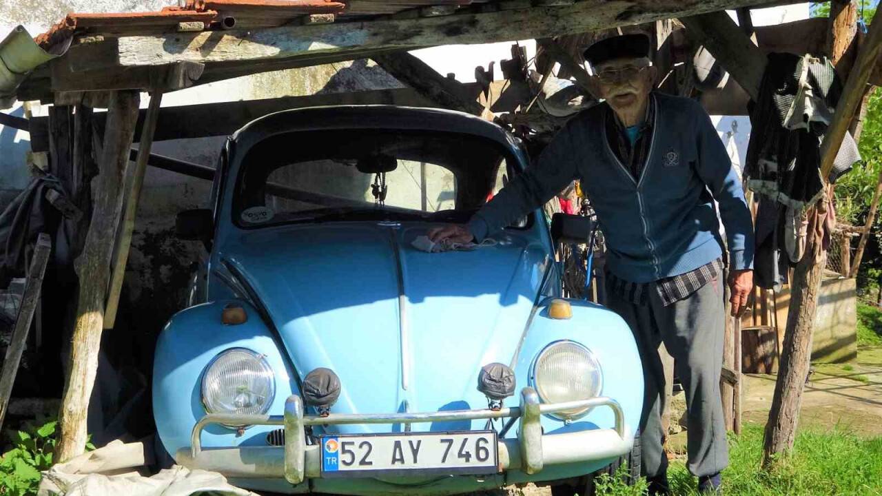 1962 model vosvosuna gözü gibi bakıyor