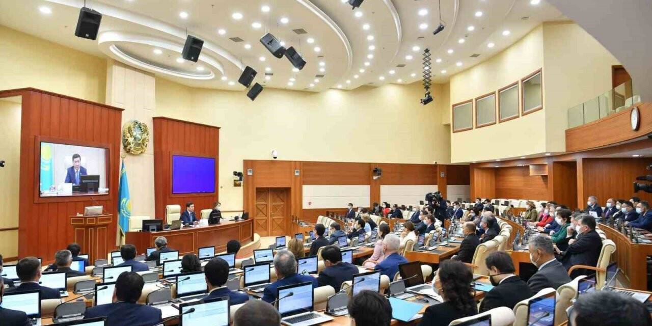 Kazakistan’da hükümet istifa etti