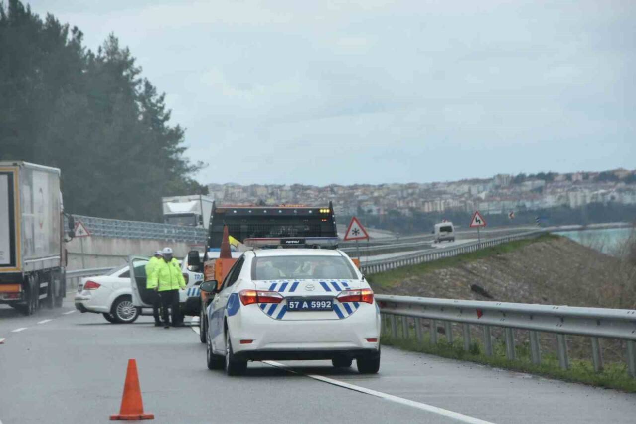 Fırtına kazaya yol açtı: 2 yaralı