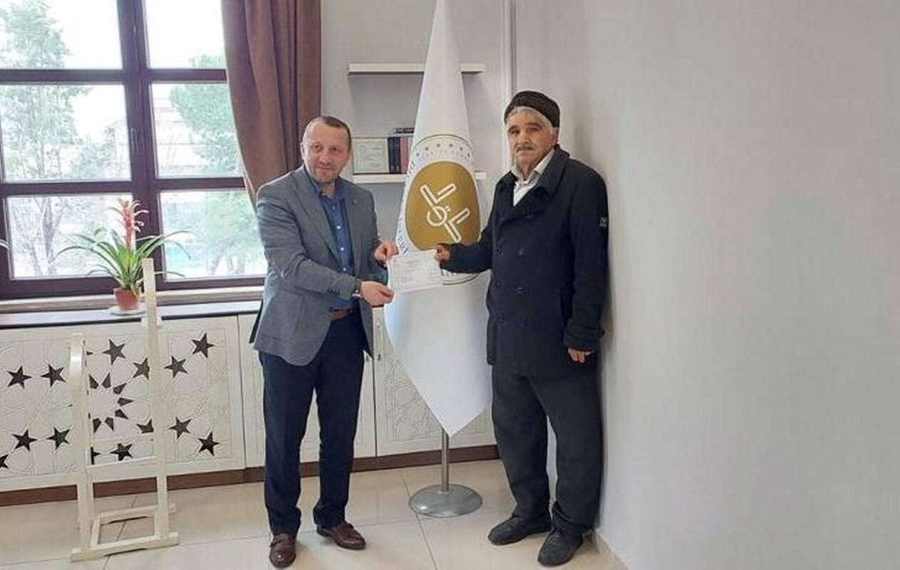 Depremzedelere 15 bin TL bağışladı