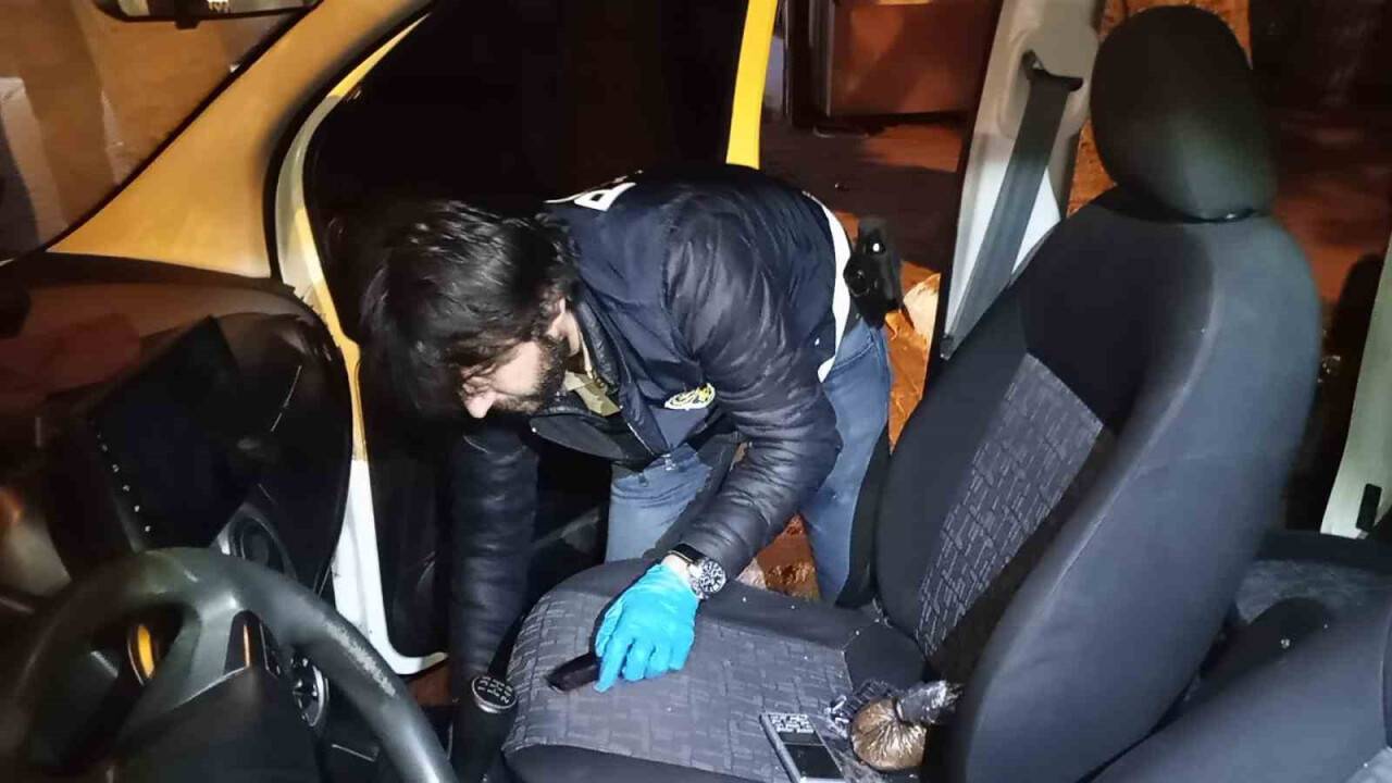 Araçtan çıkanlar şok dedirtti