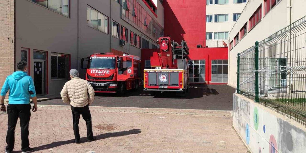 Kolejde çıkan yangında tahliye edilen öğrenciler evlerine gönderildi