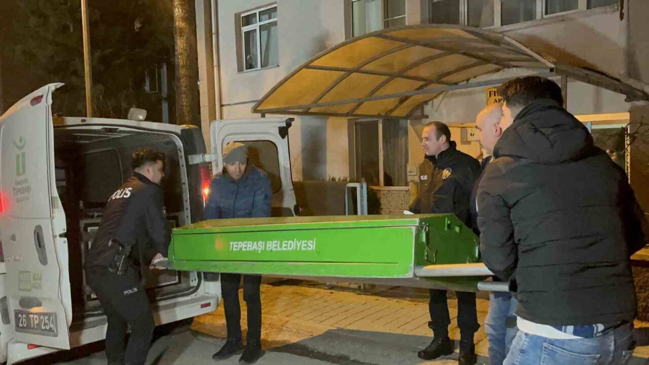 Rus uyruklu eşini bıçaklayarak öldüren şahıs gözaltına alındı