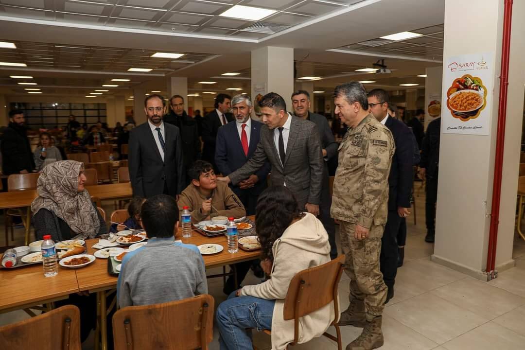 Depremzedelere iftar programı düzenlendi