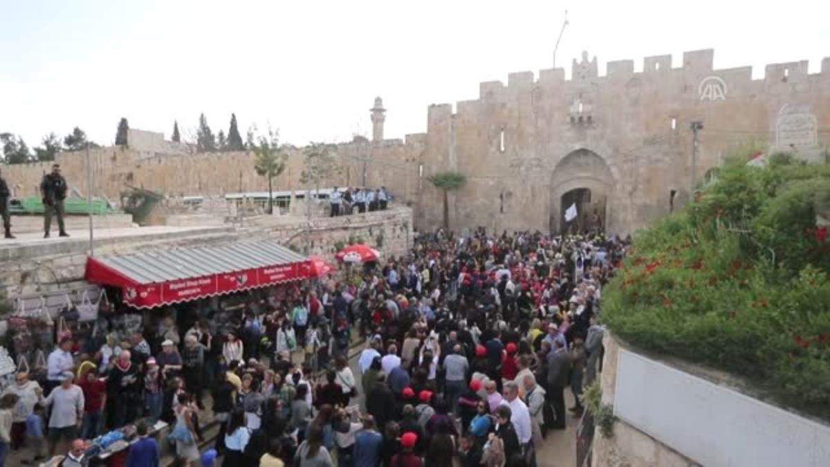Kudüs'te Hristiyanlar, Palmiye Pazarı Bayramı'nı kutladı