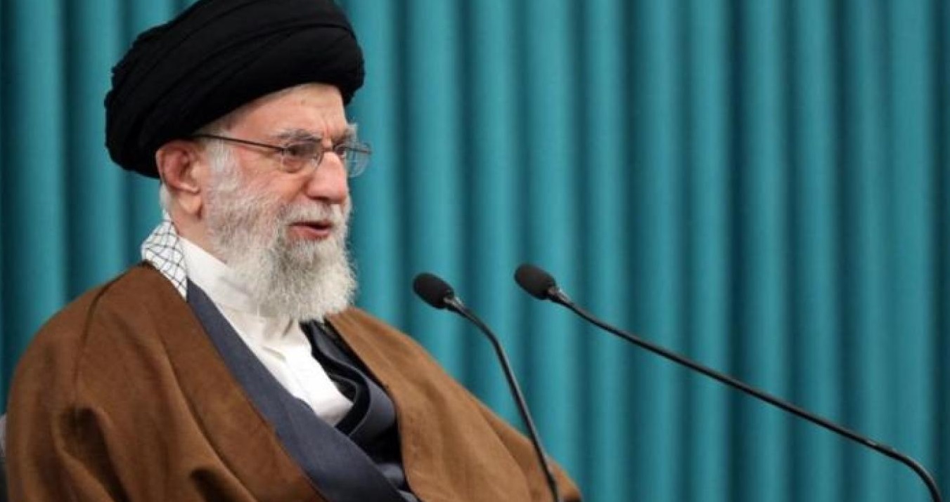 İran lideri Hamaney: "Başörtüsü takmak, dini ve yasal bir zorunluluktur"