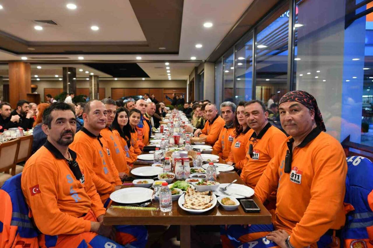 Deprem bölgesinde görev yapan personele teşekkür iftarı