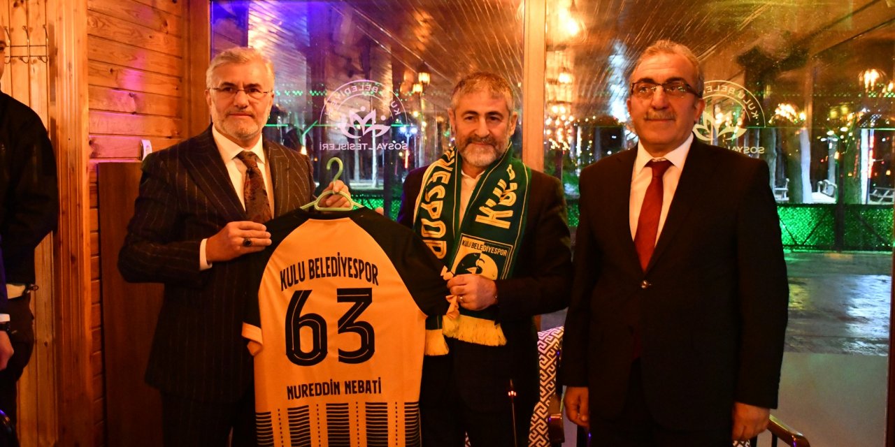 Nureddin Nebati'ye Kulu Belediyespor forması