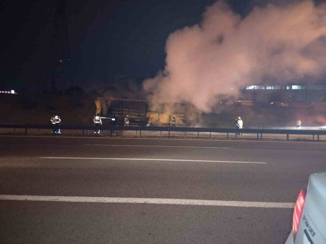TEM Otoyolu’nda tır yangını