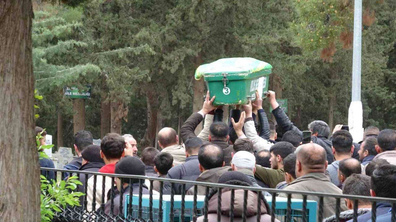 Kuyuda ölü bulunan Gina son yolculuğuna uğurlandı