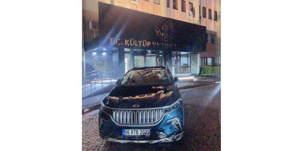 Bakan Ersoy, Togg’u teslim alan bakanlar listesine katıldı