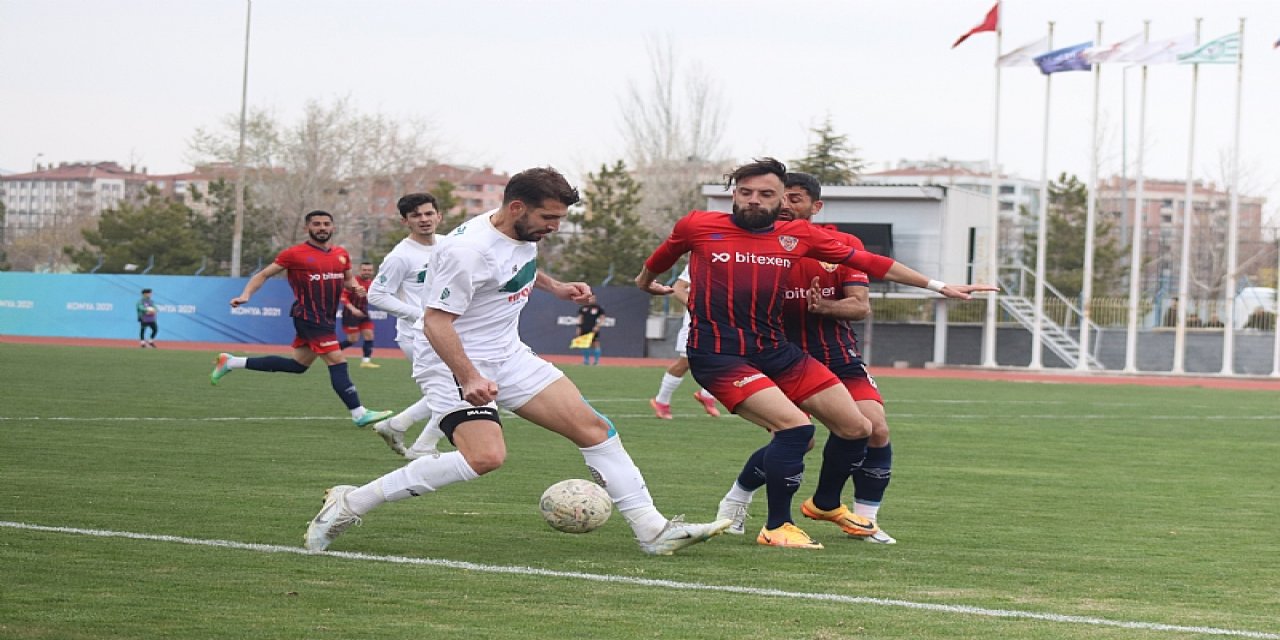 1922 Konyaspor liderden puan aldı