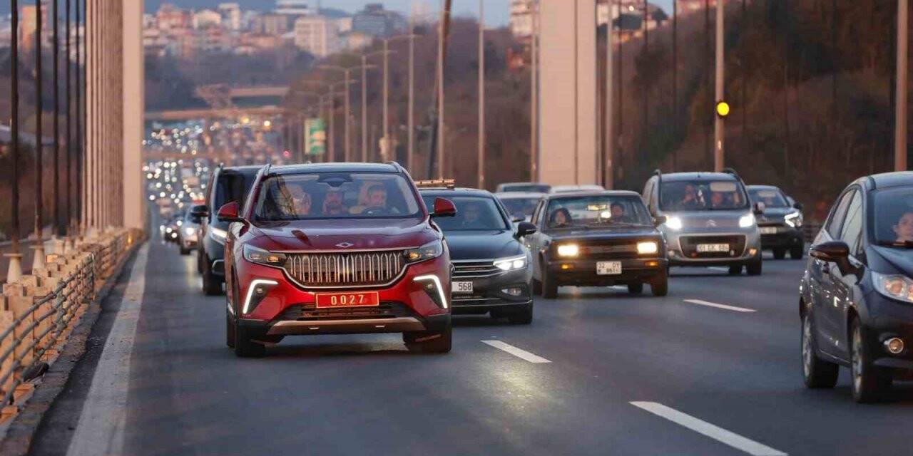 Bakan Nebati Togg ile trafikteki ilk sürüşünü gerçekleştirdi