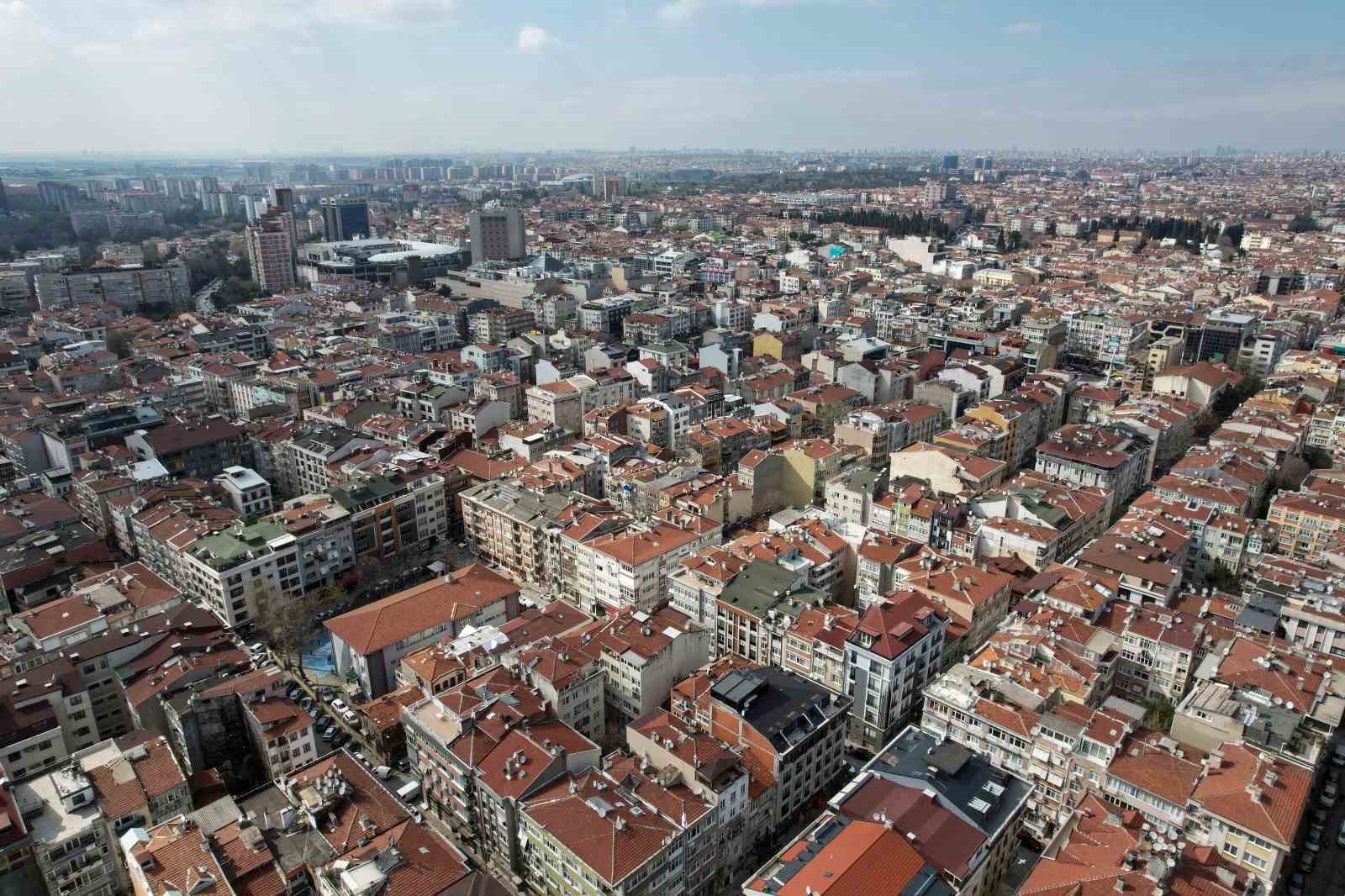 İstanbul’da fay hattına yakın yerlerde eski dairelerden kaçış başladı