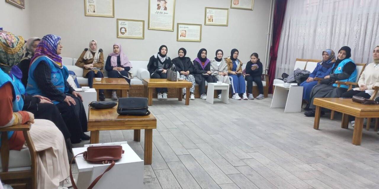 Öğrenciler iftar sofrasında buluştu