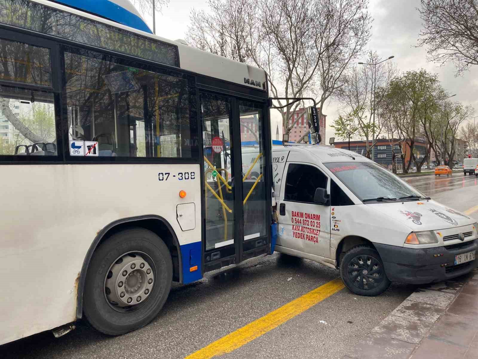 Başkentte otobüs şoförü trafikteki tartışmada aracı metrelerce sürükledi