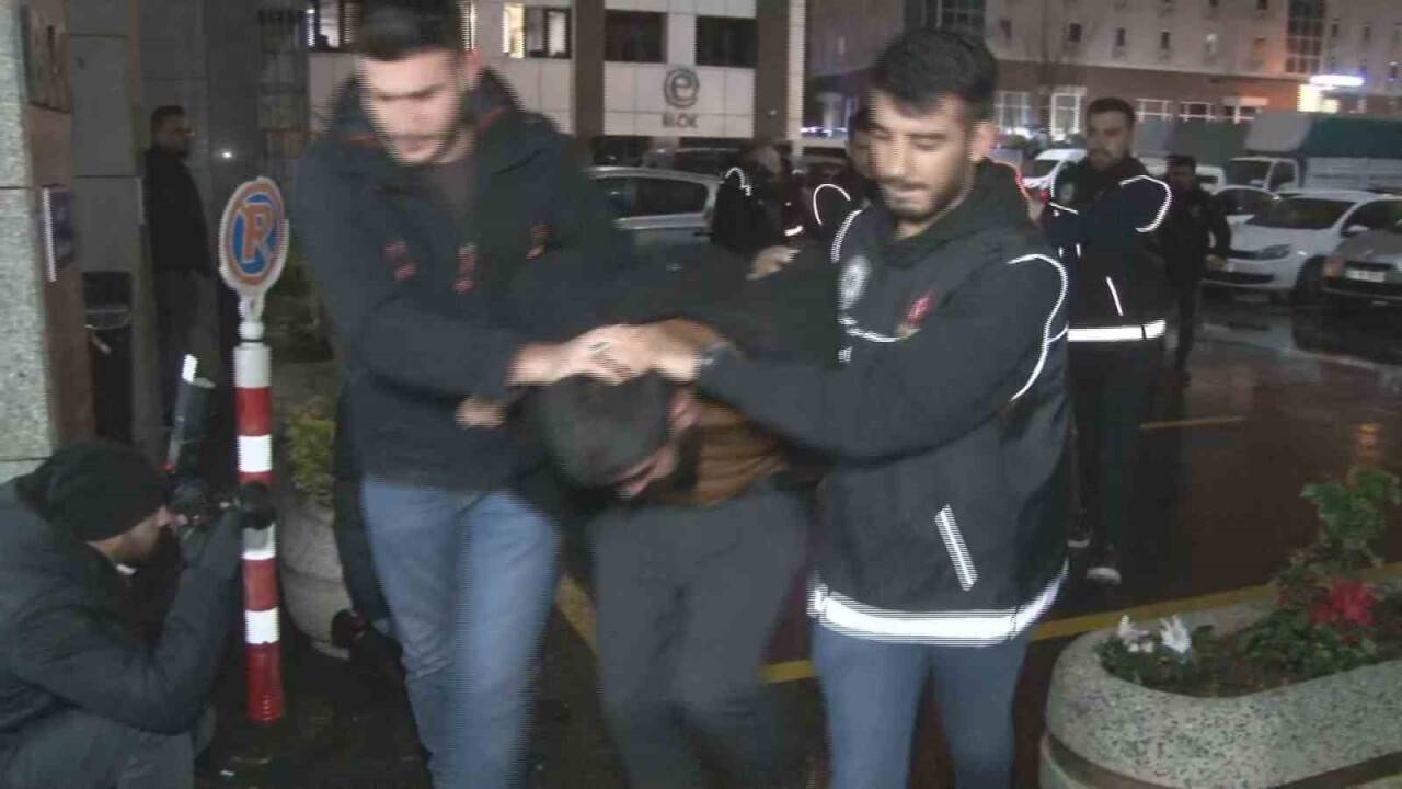 Kırmızı bültenle aranan uyuşturucu baronu Ürfi Çetinkaya ile 5 suç örgütü üyesi İstanbul Emniyet Müdürlüğüne getirildi