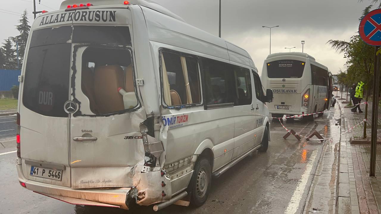 Kocaeli'de zincirleme trafik kazası: Yaralılar var