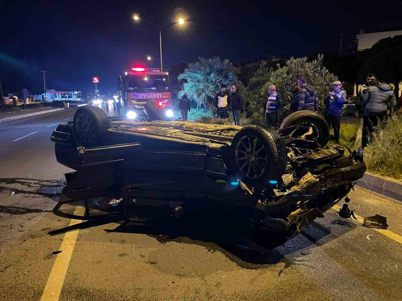 Otomobil takla attı