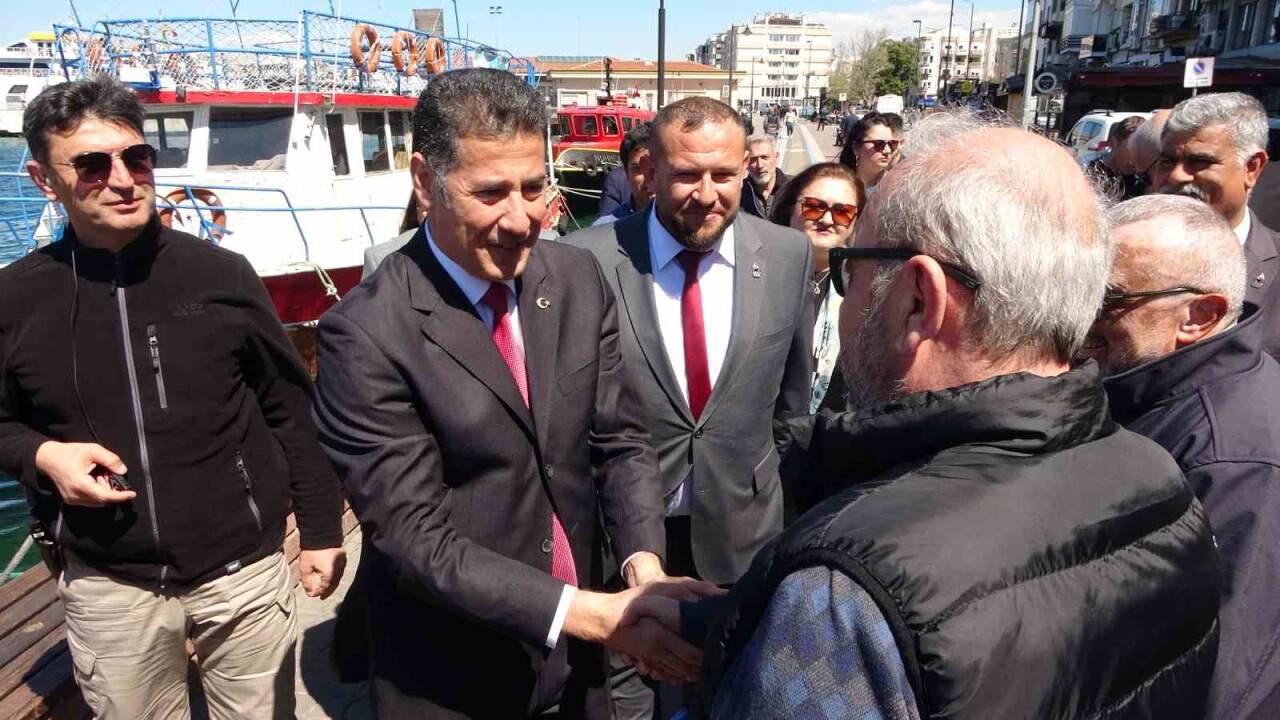 Ata İttifakı Cumhurbaşkanı Adayı Sinan Oğan, Çanakkale’de vatandaşlarla bir araya geldi
