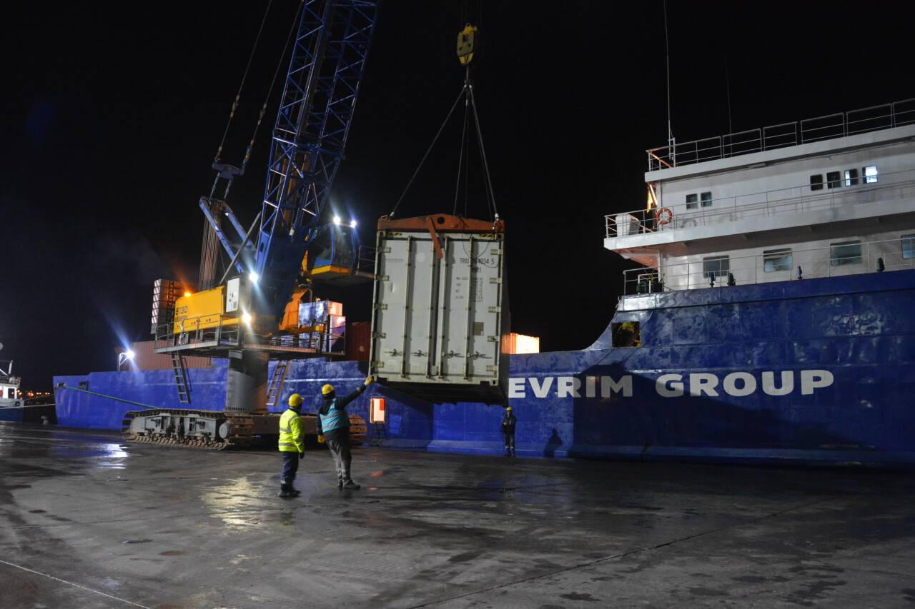 Rusya’dan deprem bölgesine 184 tonluk gıda yardımı