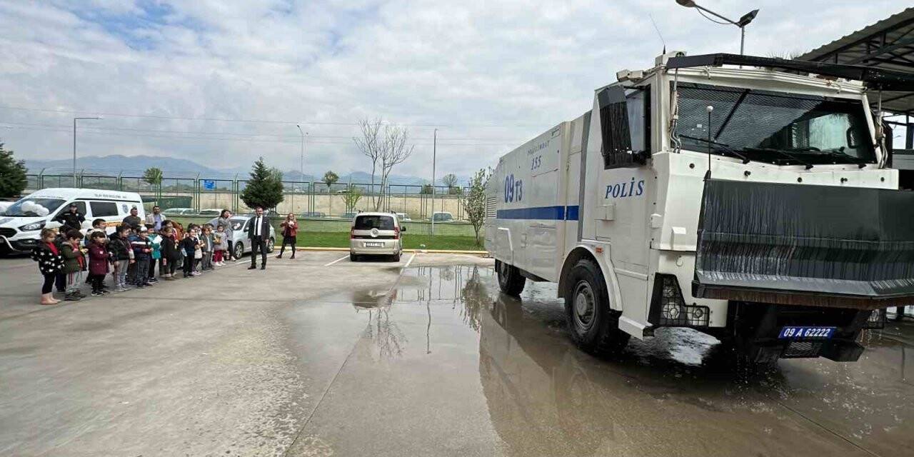 Çocuklara TOMA sürprizi