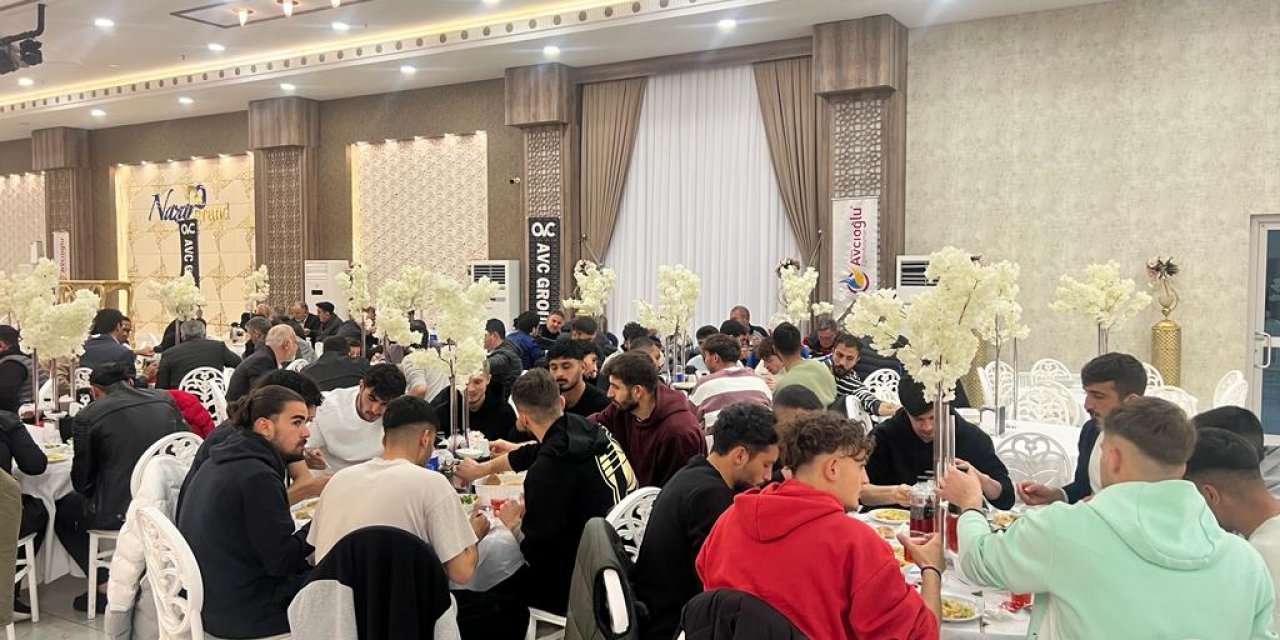 Osman Avcıoğlu'ndan takıma iftar