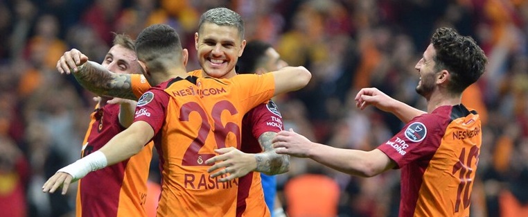 Lider Galatasaray farklı kazandı