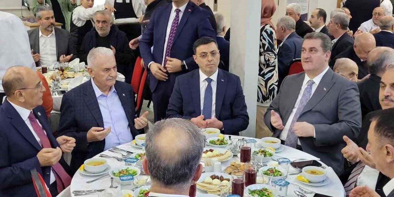 "Türkiye için, geleceğimiz için, gençlerimiz için istikrar istiyorum"