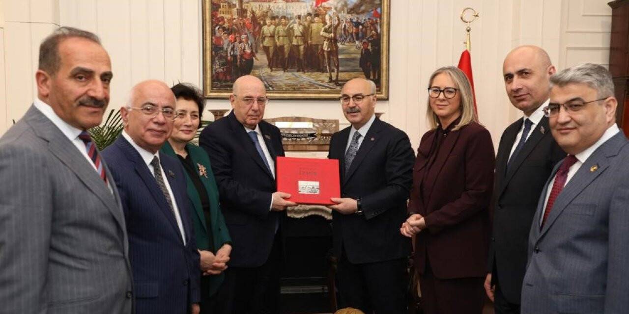 "Türkiye-Azerbaycan arasında 5 milyar dolarlık dış ticaret hedefliyoruz"