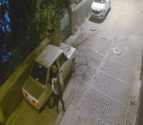 Otomobil hırsızlarının rahat tavırları pes dedirtti