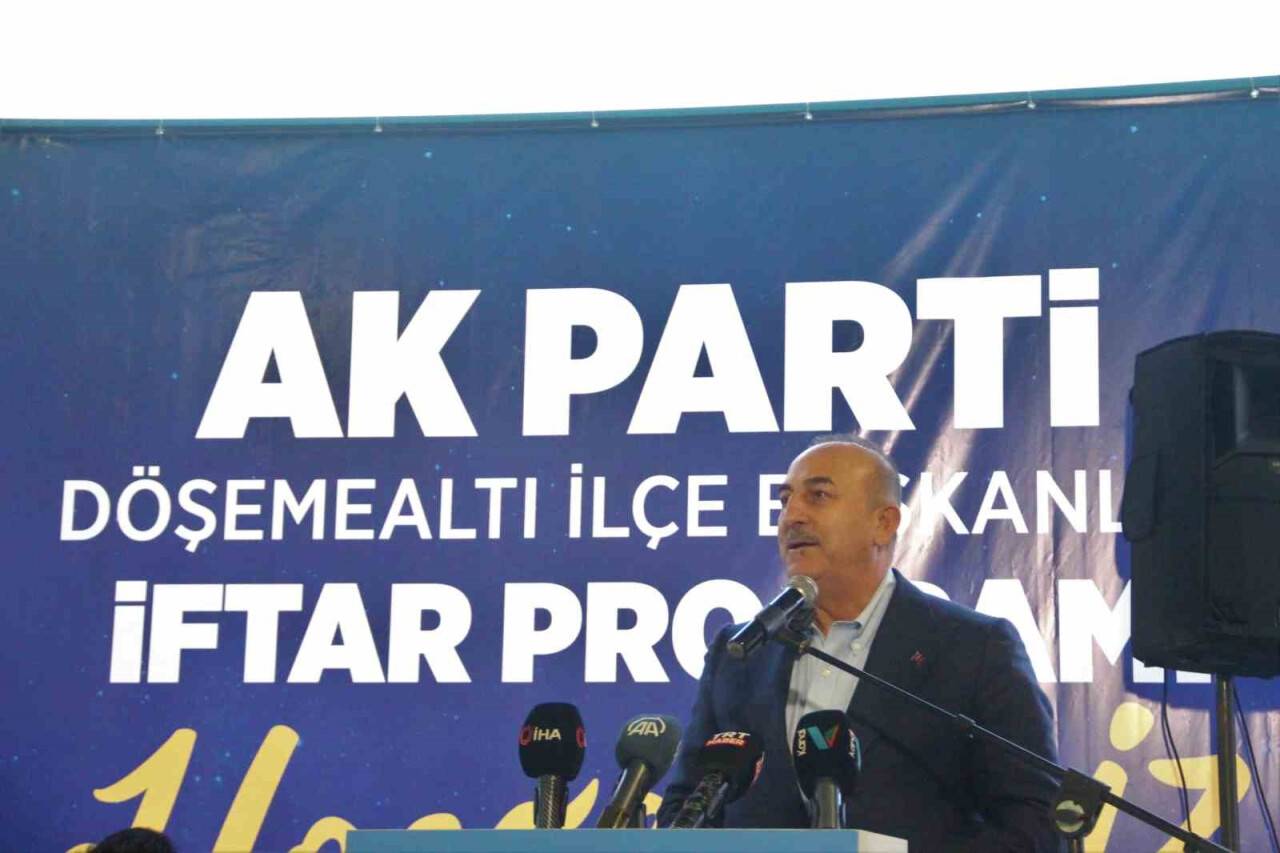 Bakan Çavuşoğlu: "Masayı kendimiz kuruyoruz, istemediğimiz masayı da yıkıp atıyoruz"
