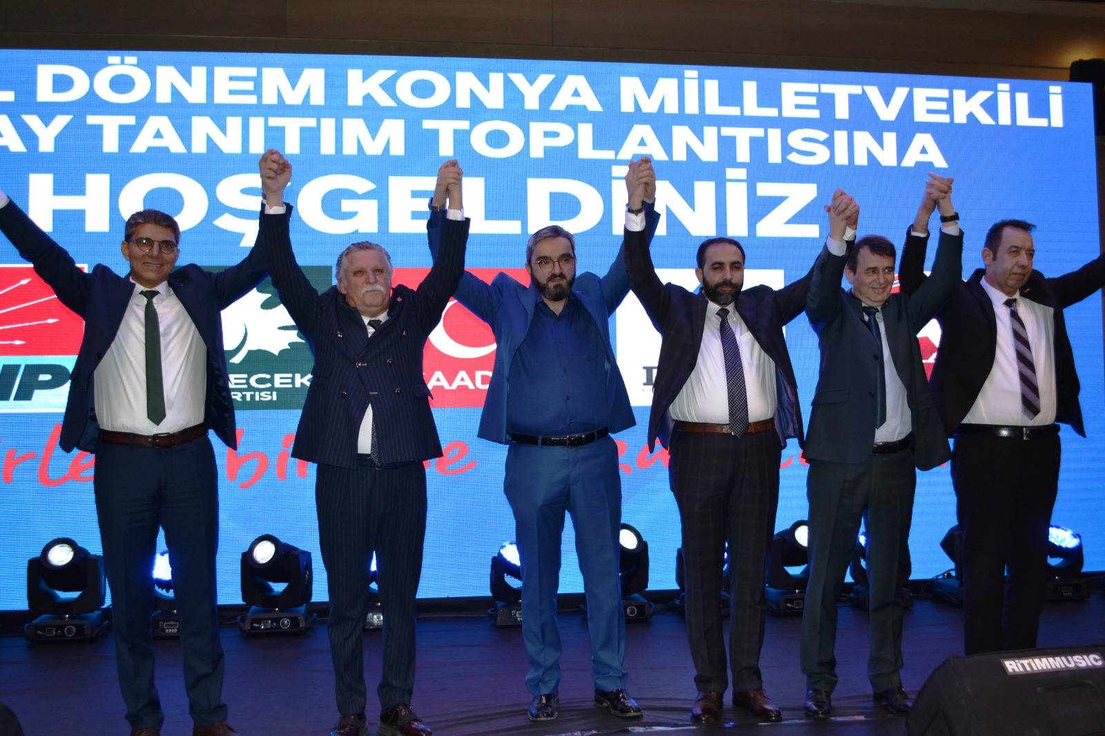 CHP, milletvekillerini tanıttı