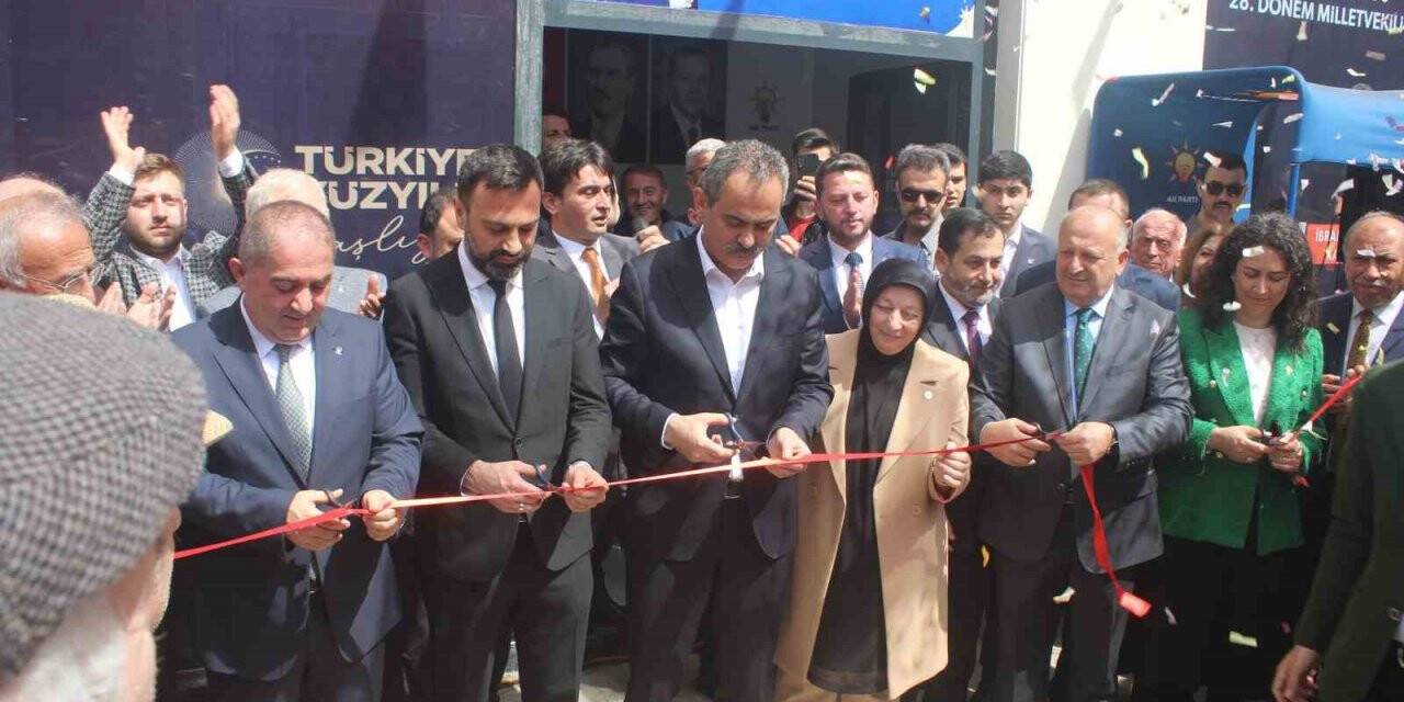 Milli Eğitim Bakanı Özer: “Hep birlikte hizmet sunacağız”