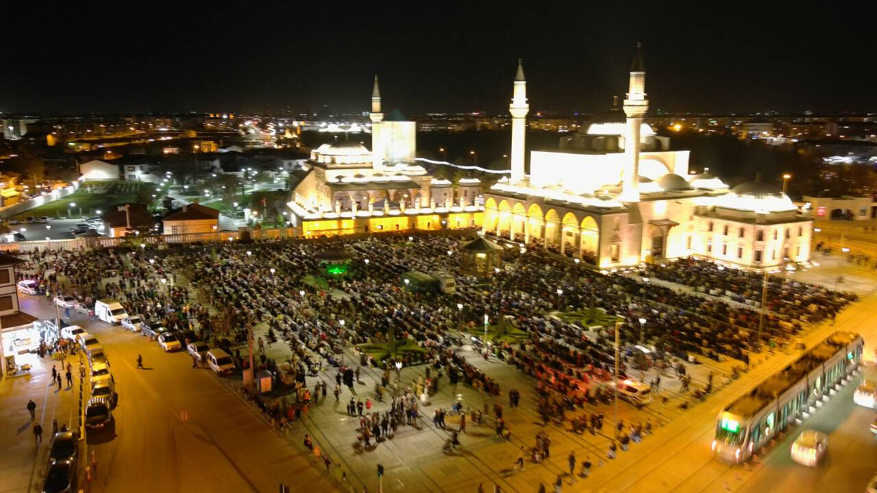 Konya’da Kadir Gecesi coşkusu