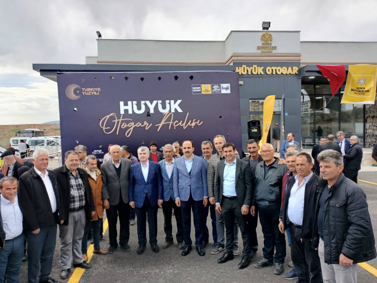 Hüyük'te çifte açılış