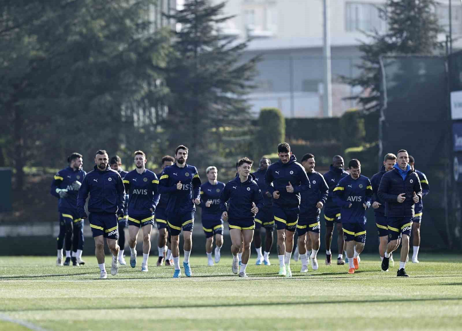 Fenerbahçe, Başakşehir maçı hazırlıklarını tamamladı