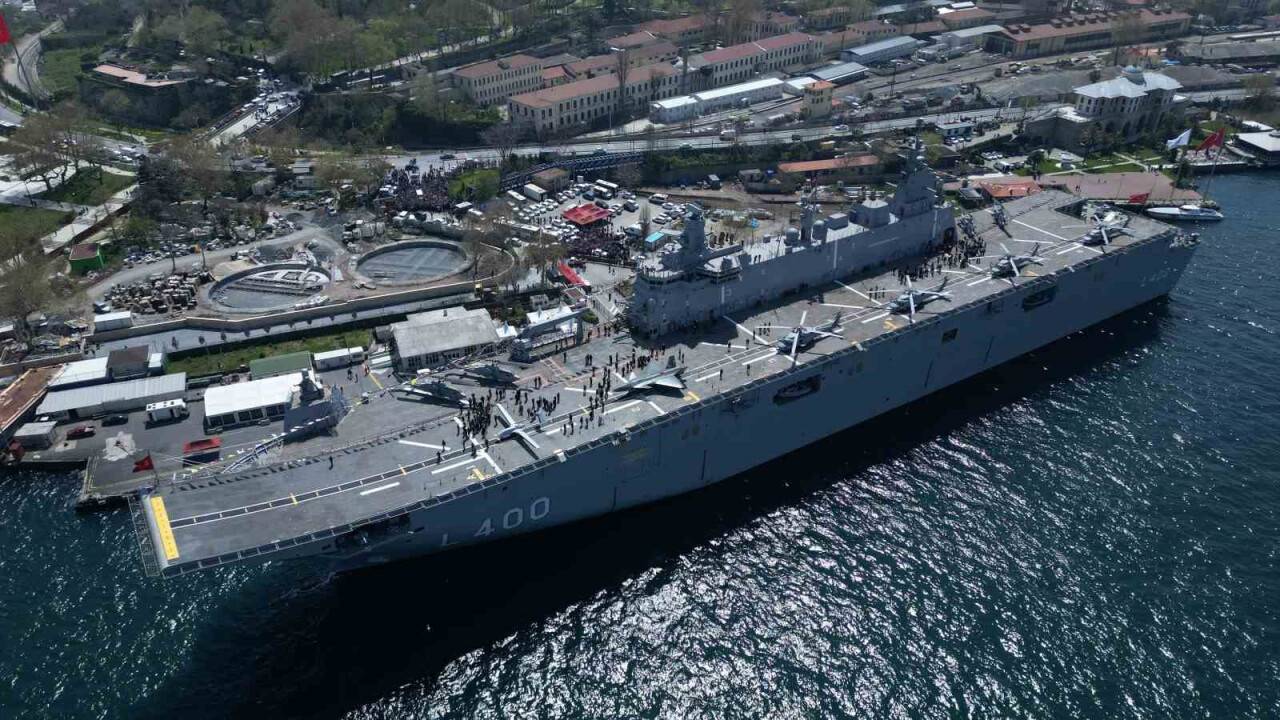 Türkiye'nin yüzen üssü bayramda ziyaret edilebilecek