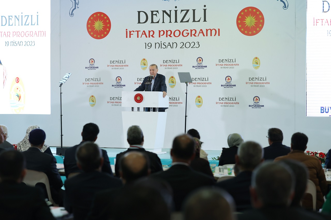 Cumhurbaşkanı Erdoğan: Bugünlere birilerinin lütfuyla değil sizlerin destekleriyle geldik