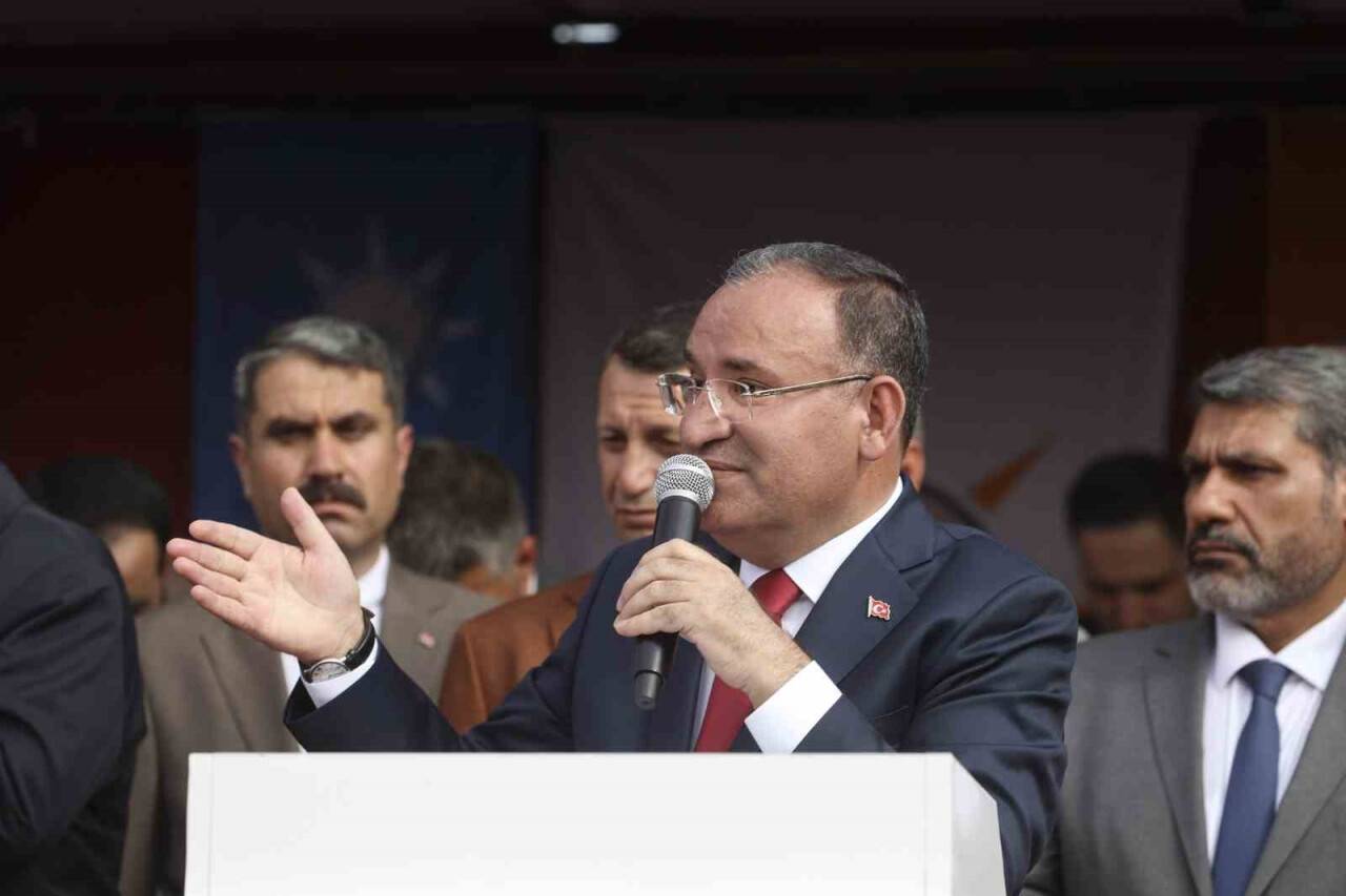 " 7 genel liderli bir yönetim, bırakın Türkiye’yi bir bakkal yönetebilir mi?"