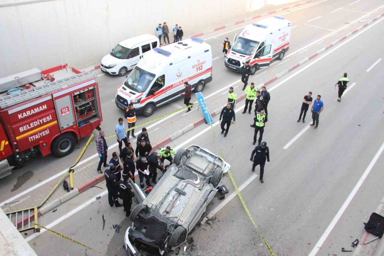 Hafif ticari araç alt geçide düştü: 2 ölü, 1 yaralı