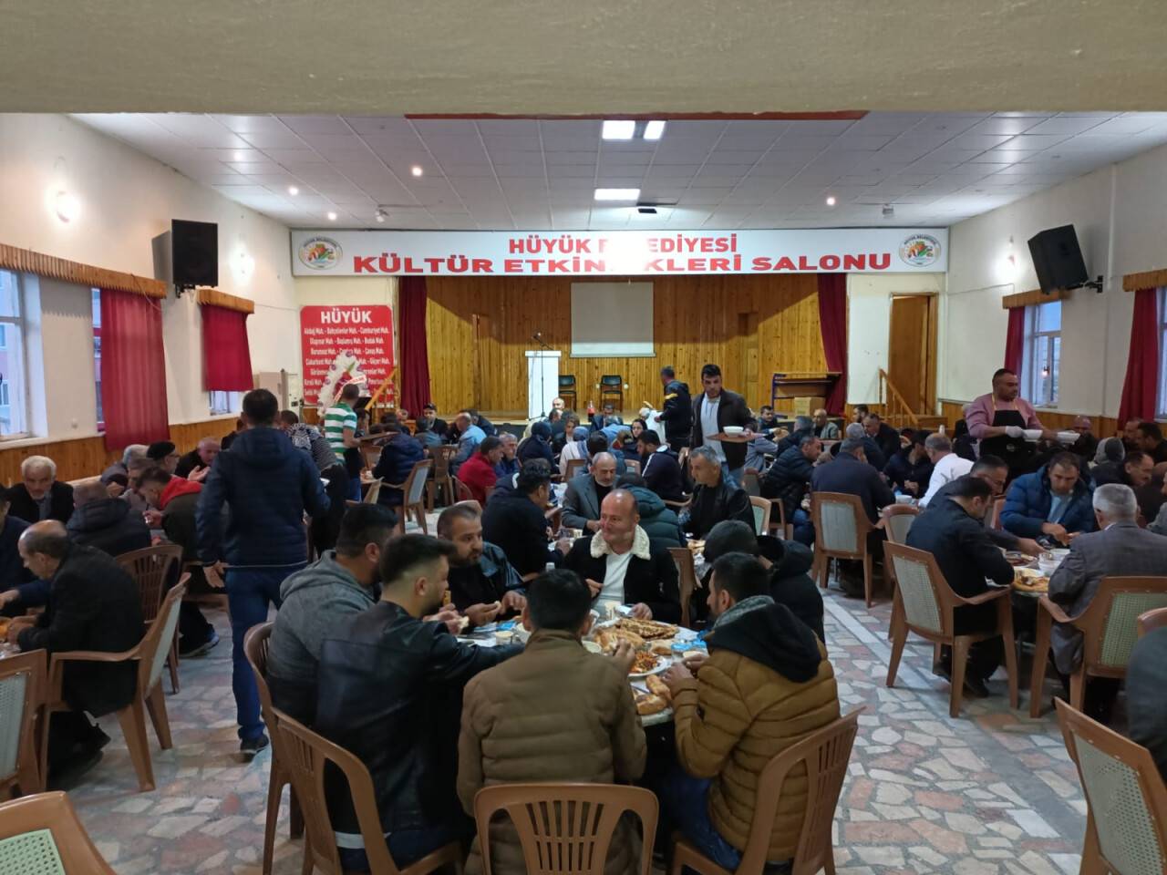 Hüyük'te belediye personeli iftarda bir araya geldi