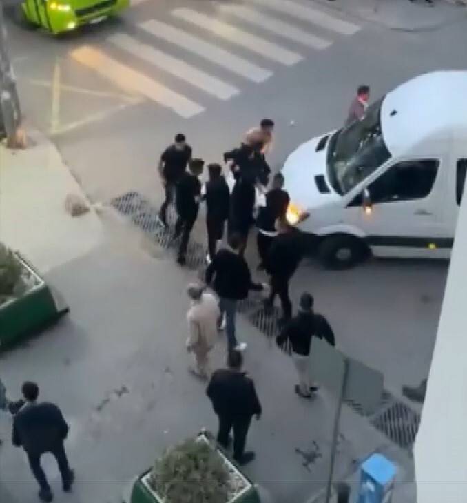 Yan bakma kavgası kanlı bitti