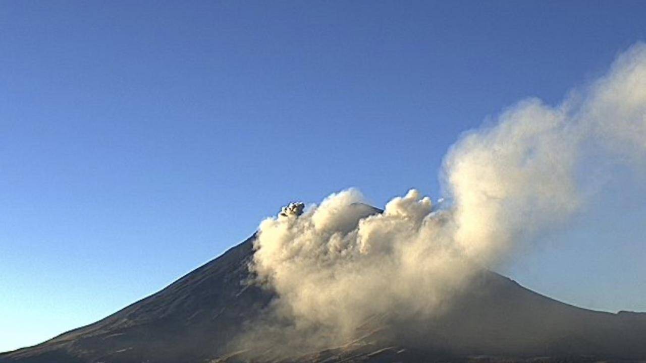 Meksika’daki Popocatepetl Yanardağı’nda son 24 saatte 9 patlama