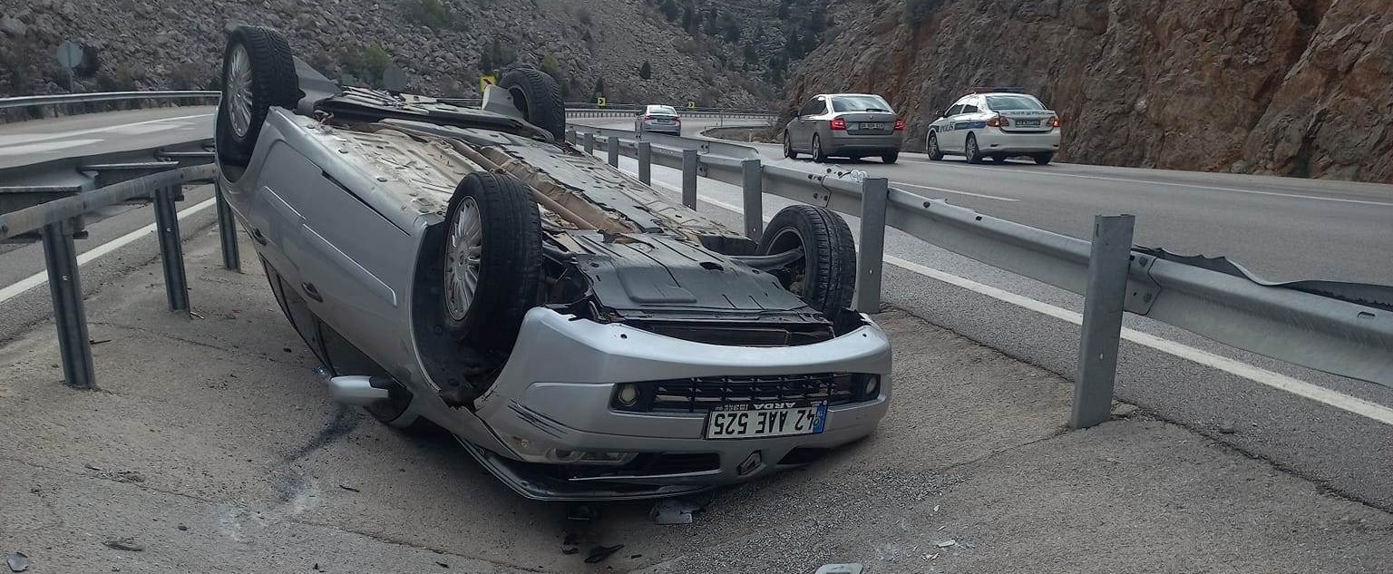 Konya'da takla atan otomobildeki 2 kişi yaralandı