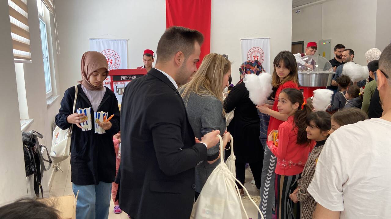 MEDAŞ çocukları yalnız bırakmadı