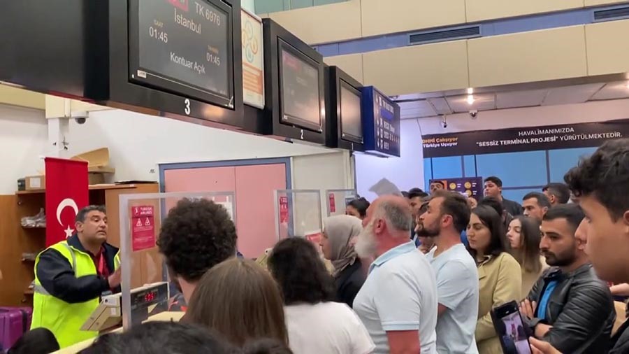 THY’de sefer iptali sonrası yolcular ve yetkililer arasında tartışma
